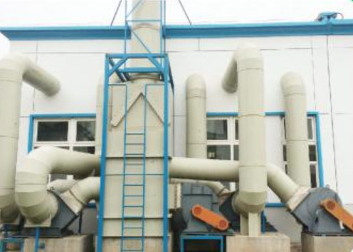Système de traitement des gaz de déchets de la salle de peinture par pulvérisation de brouillard de carbone actif